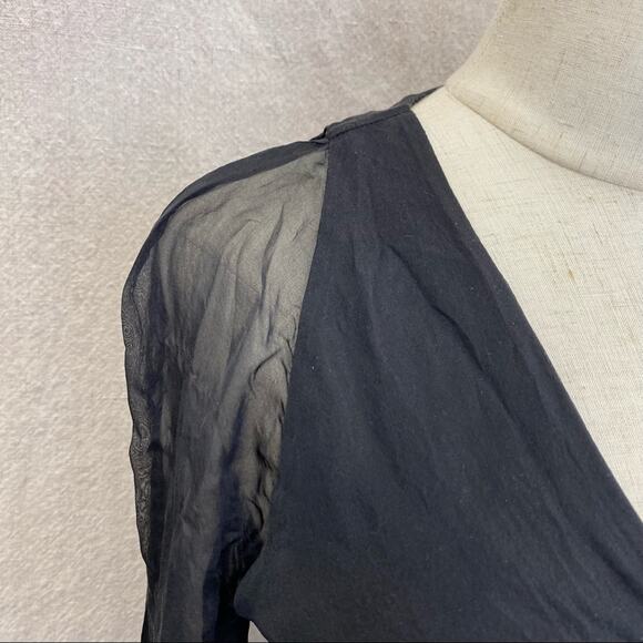 Halston Heritage black silk surplice peasant top with smocked band/cuffs size 0 - Picture 14 of 14